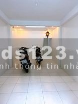 Nhà chính chủ xe hơi đỗ Quận 4 - Dt 3 x 7 - 1 trệt + 3 lầu
