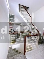 Nhà chính chủ xe hơi đỗ Quận 4 - Dt 3 x 7 - 1 trệt + 3 lầu