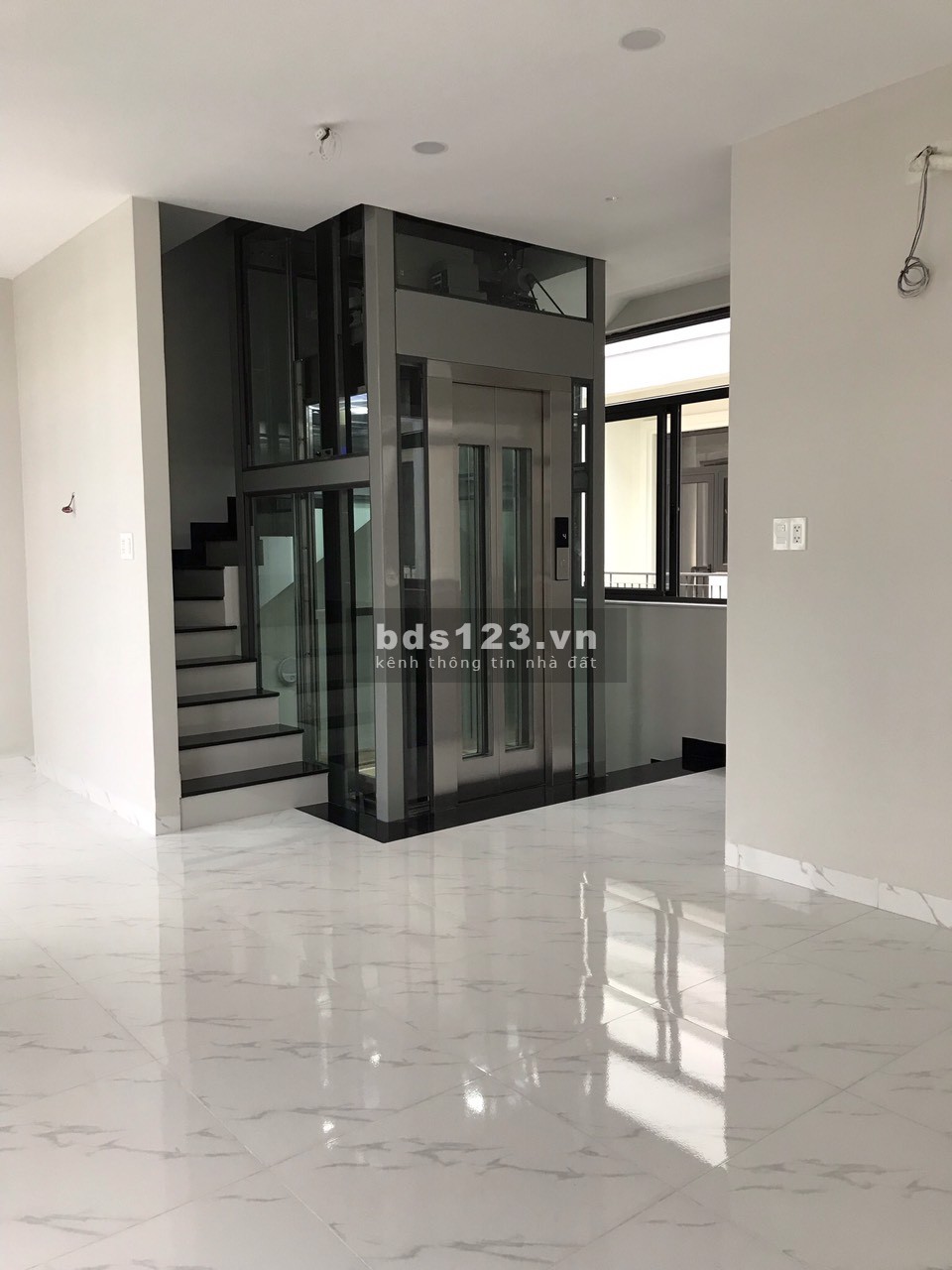 10 triệu/ tầng nhà phố hoàn thiện Vinhomes Quận 9
