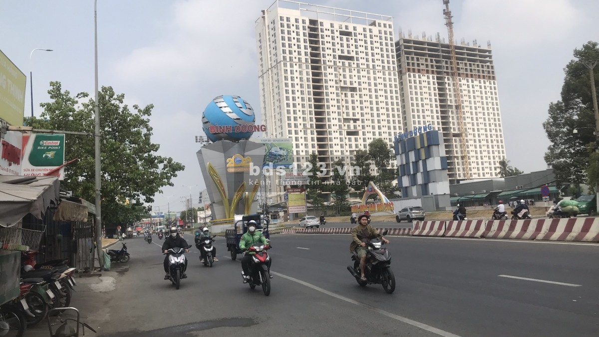 Chính chủ bán 220m2 SHR ngay KDC sầm uất cạnh chợ đầu mối Thủ Đức