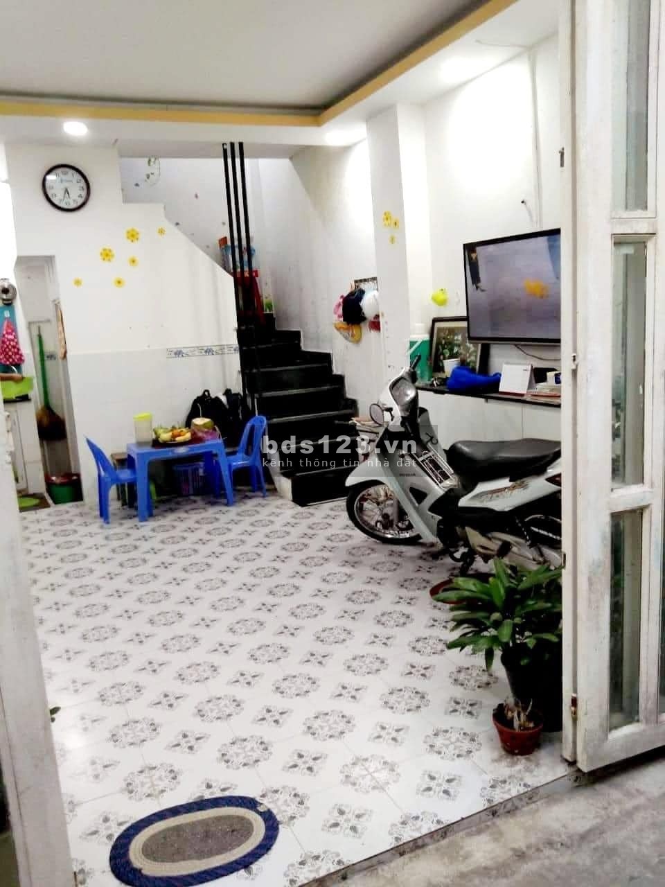 Bán nhà Nguyễn Văn Quỳ, quận 7 hẻm ba gác