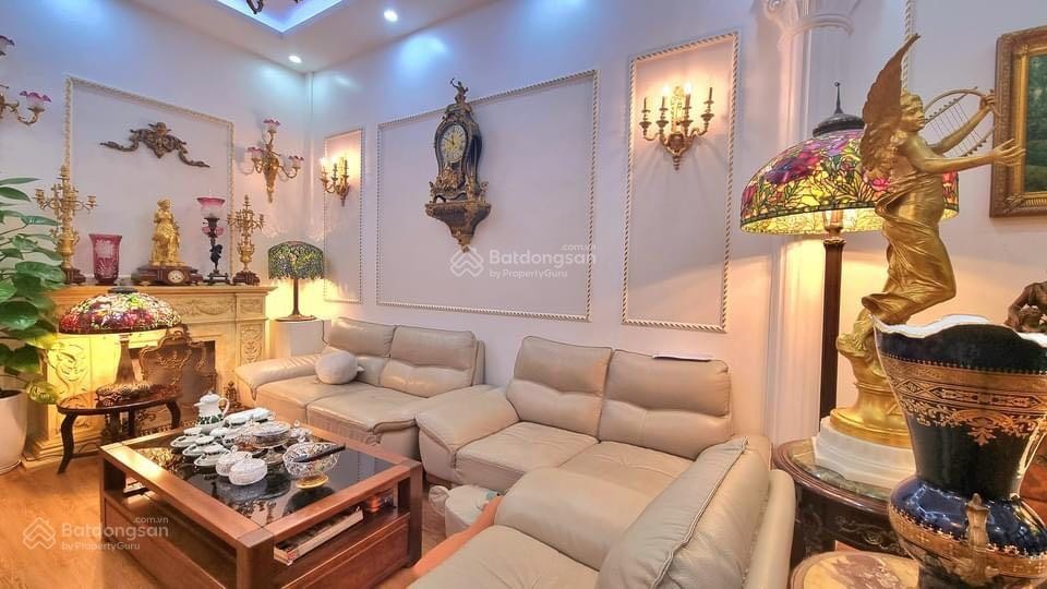 Siêu phẩm bán nhà mặt phố Âu Cơ, vị trí vip, 72m2, dòng tiền, kinh doanh đỉnh, gara ô tô, hơn 30 tỷ