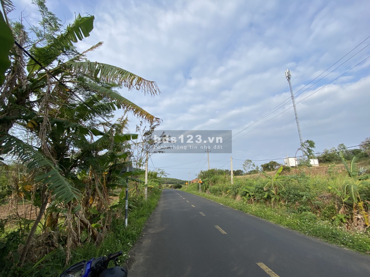 Đất mặt tiền đường chính đi Gành Đá Đĩa chỉ vài trăm mét view biển cực đẹp