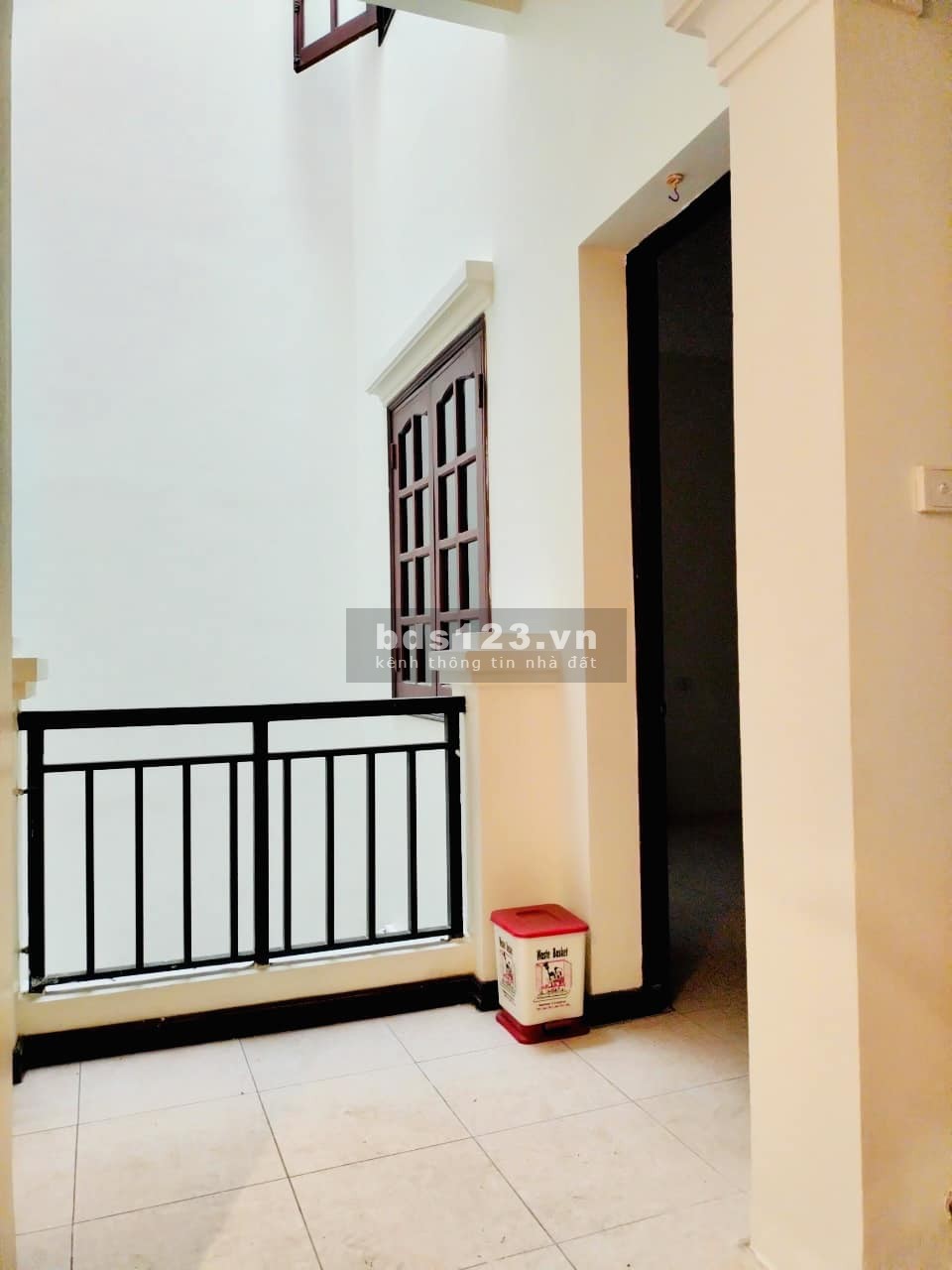 Bán nhà quận Cầu Giấy, phố Trần Quốc Hoàn. Dt 56m, 5T, MT 5,5m, 14,8 Tỷ. Phân Lô, 7 Chỗ vào, KDoanh
