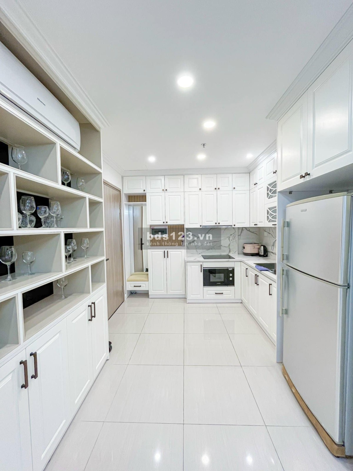 Bán căn hộ cao cấp 2N+1/2VS, 70m², FULL NỘI THẤT, tầng trung, view thoáng, 2.95 tỷ tại Vinhomes OCP