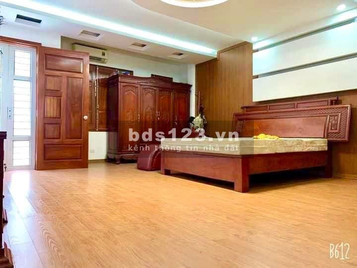 Bán nhà riêng chính chủ kết cấu 5 tầng phố Lạc Long Quân, 45m2, giá 8.55 tỷ