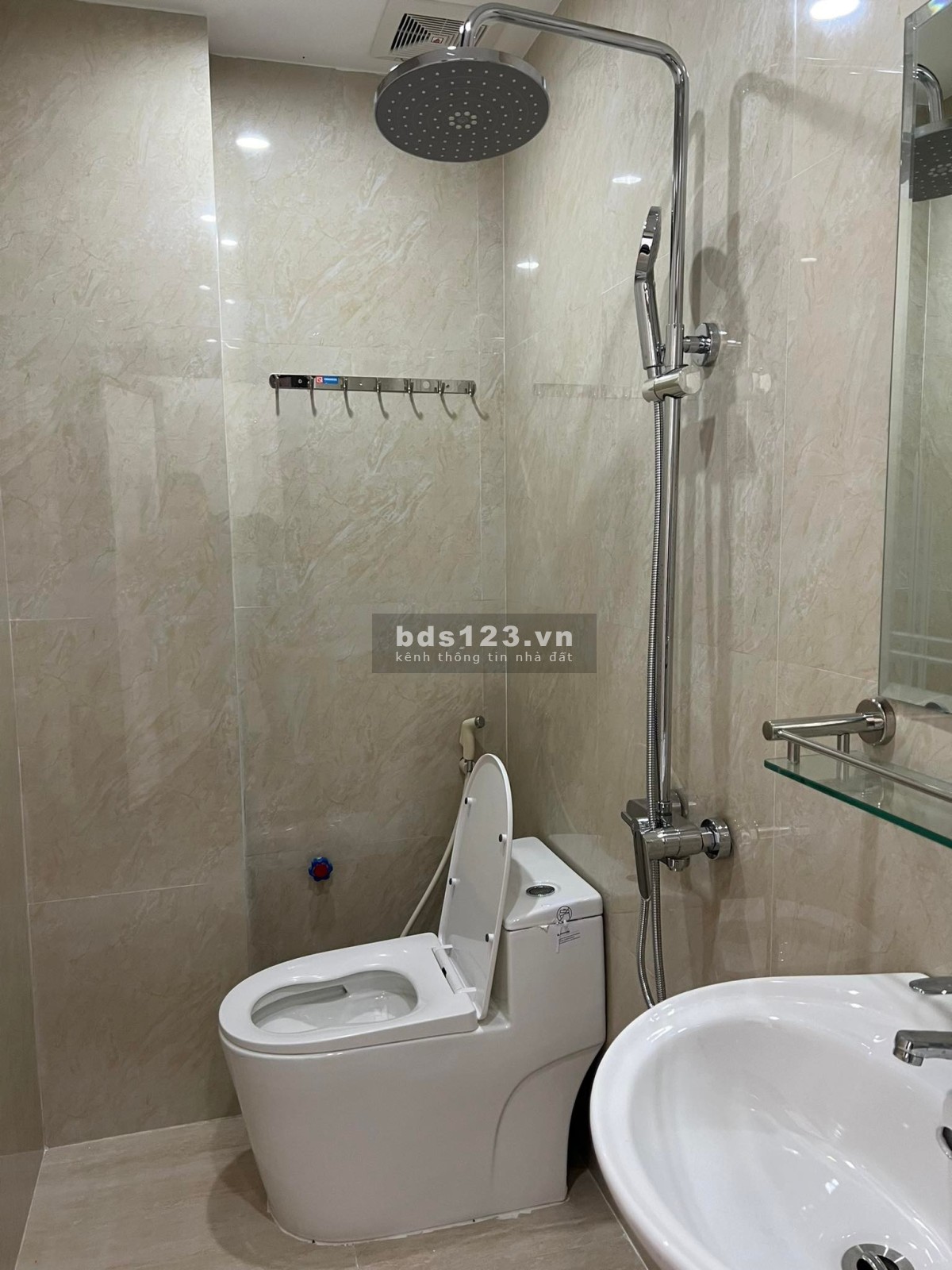 Chính chủ cần bán nhà riêng 30m 5 tầng Thạch bàn Long Biên
