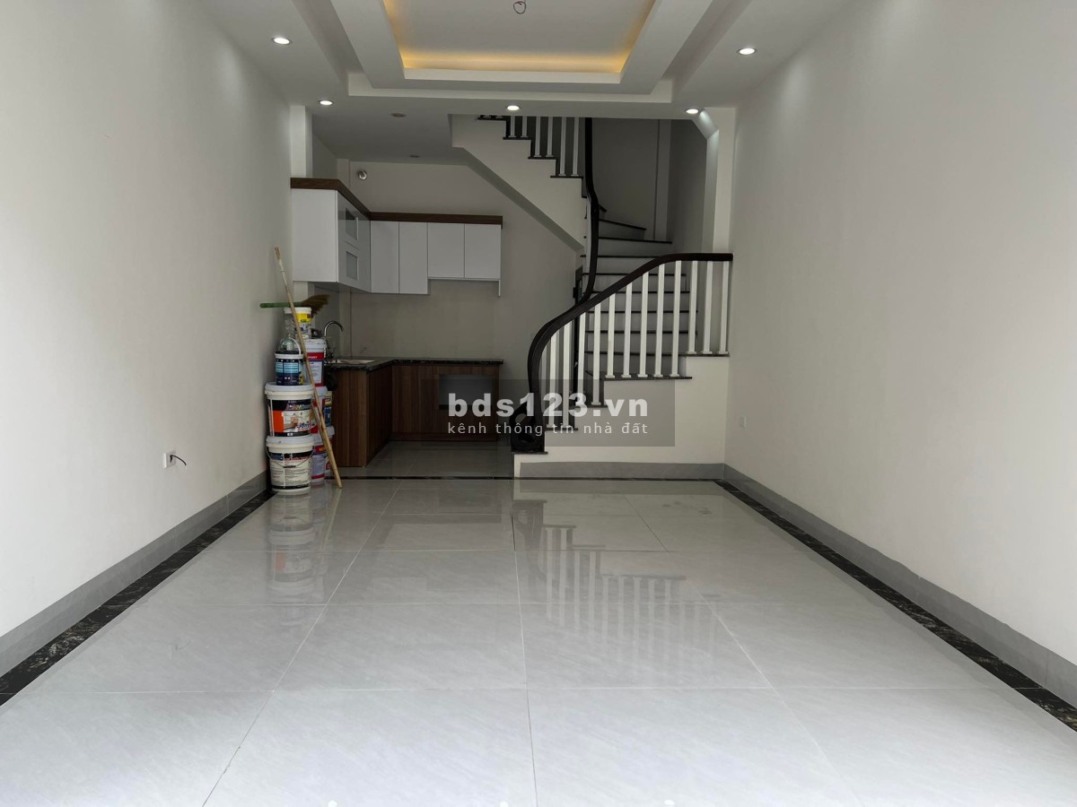 Chính chủ cần bán nhà riêng 30m 5 tầng Thạch bàn Long Biên