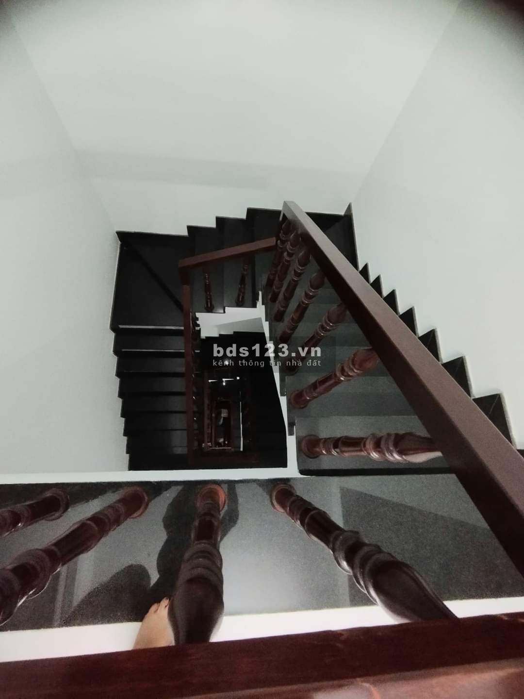 Bán nhà riêng hẻm xe tải 5 tầng xây dựng khang trang có thể kinh doanh