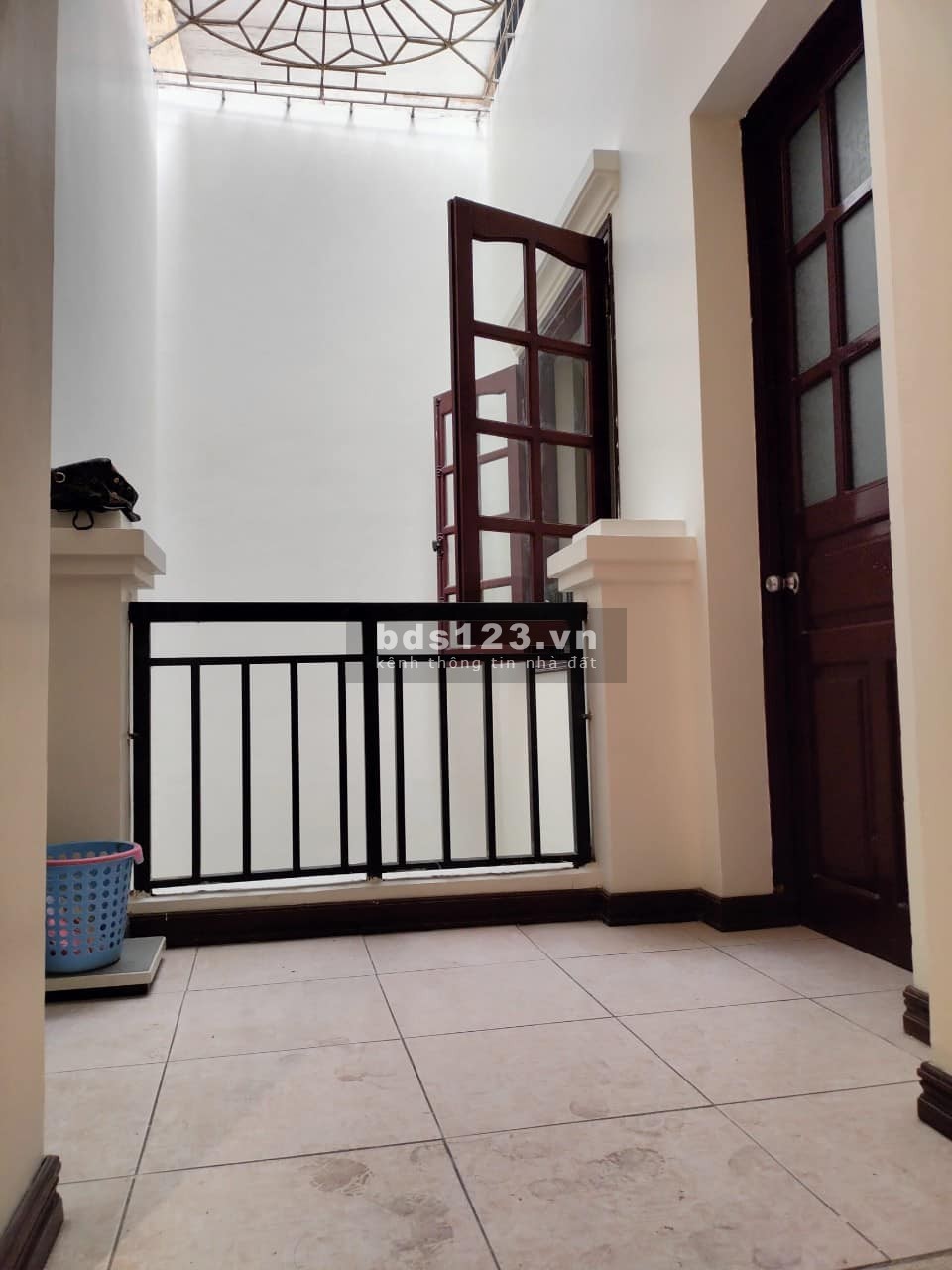 Bán nhà quận Cầu Giấy, phố Trần Quốc Hoàn. Dt 56m, 5T, MT 5,5m, 14,8 Tỷ. Phân Lô, 7 Chỗ vào, KDoanh