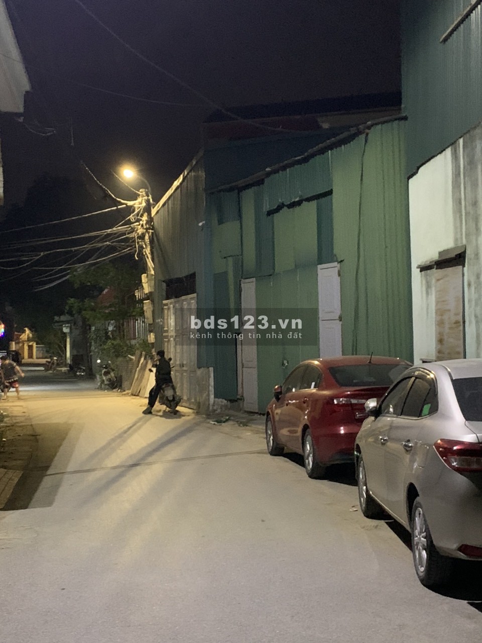 Cho thuê kho xưởng: Trịnh Văn Bô kéo dài, cách Mỹ Đình - Quận Nam Từ Liêm 5.7km,Diện tích 180 m2