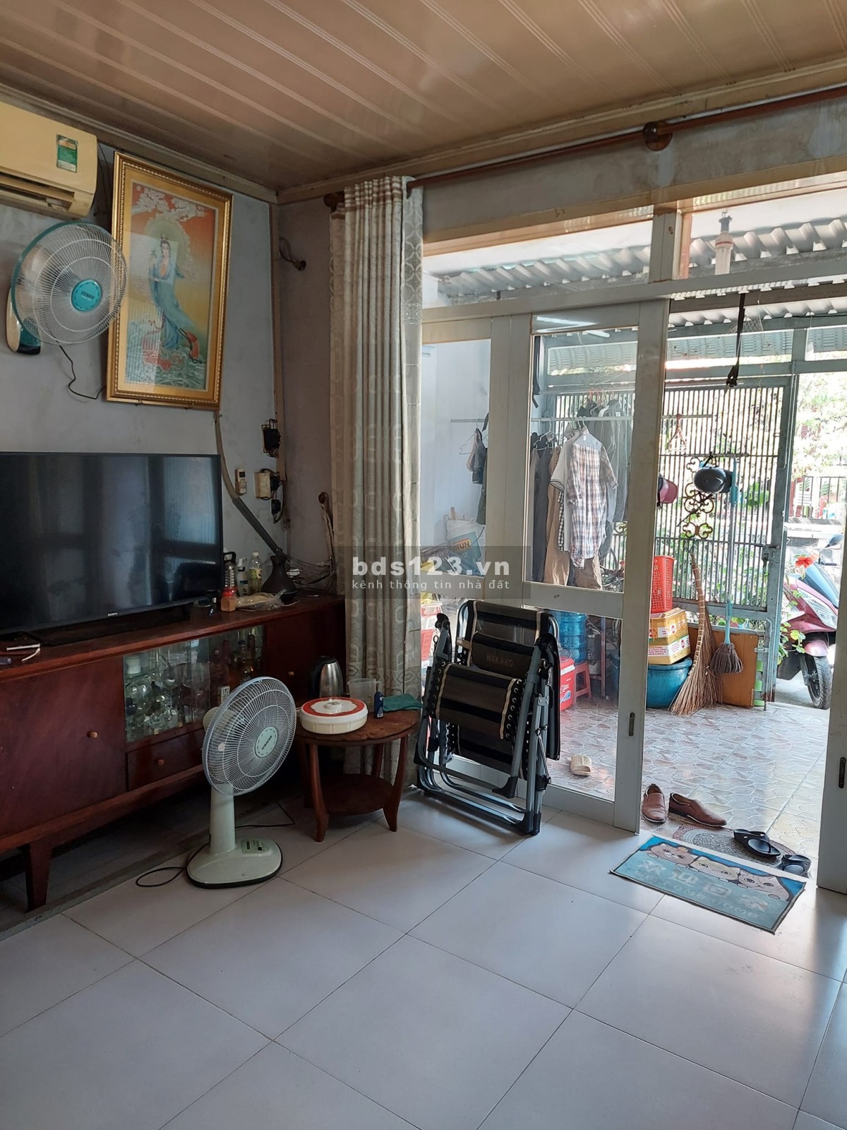 Bán nhà giáp quận 7, 2 xe hơi tránh nhau sổ nở hậu nhẹ nhà cũ tiện xây lại