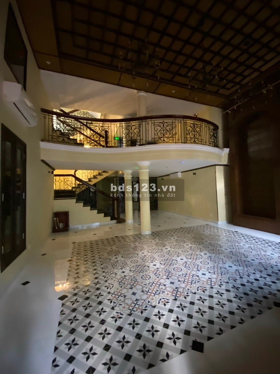 Cho thuê biệt thự Điện Biên Phủ, Quận 3. DT 400m², 4 Lầu. Giá 155 triệu. LH 0911989098
