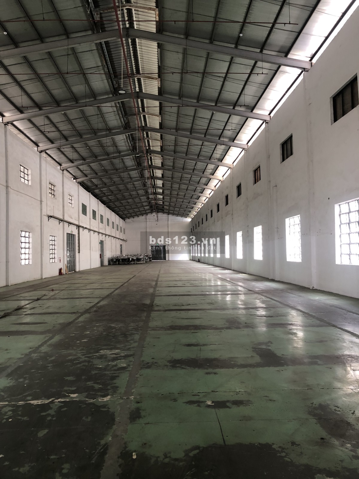 Chính chủ cần cho thuê kho xưởng 1400m2 ngay KCN Sóng Thần 1 phù hợp đa nghành ngề