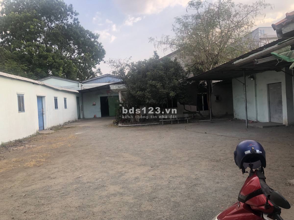 Cần cho thuê gấp nhà xưởng 1700m2 giá rẻ nhất Dĩ An