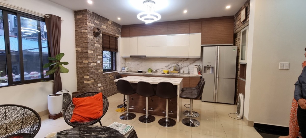 Hiếm có 102 - bán nhà siêu đẹp phố Âu Cơ 50m, ô tô, 5 tầng, nhỉnh 6 tỷ