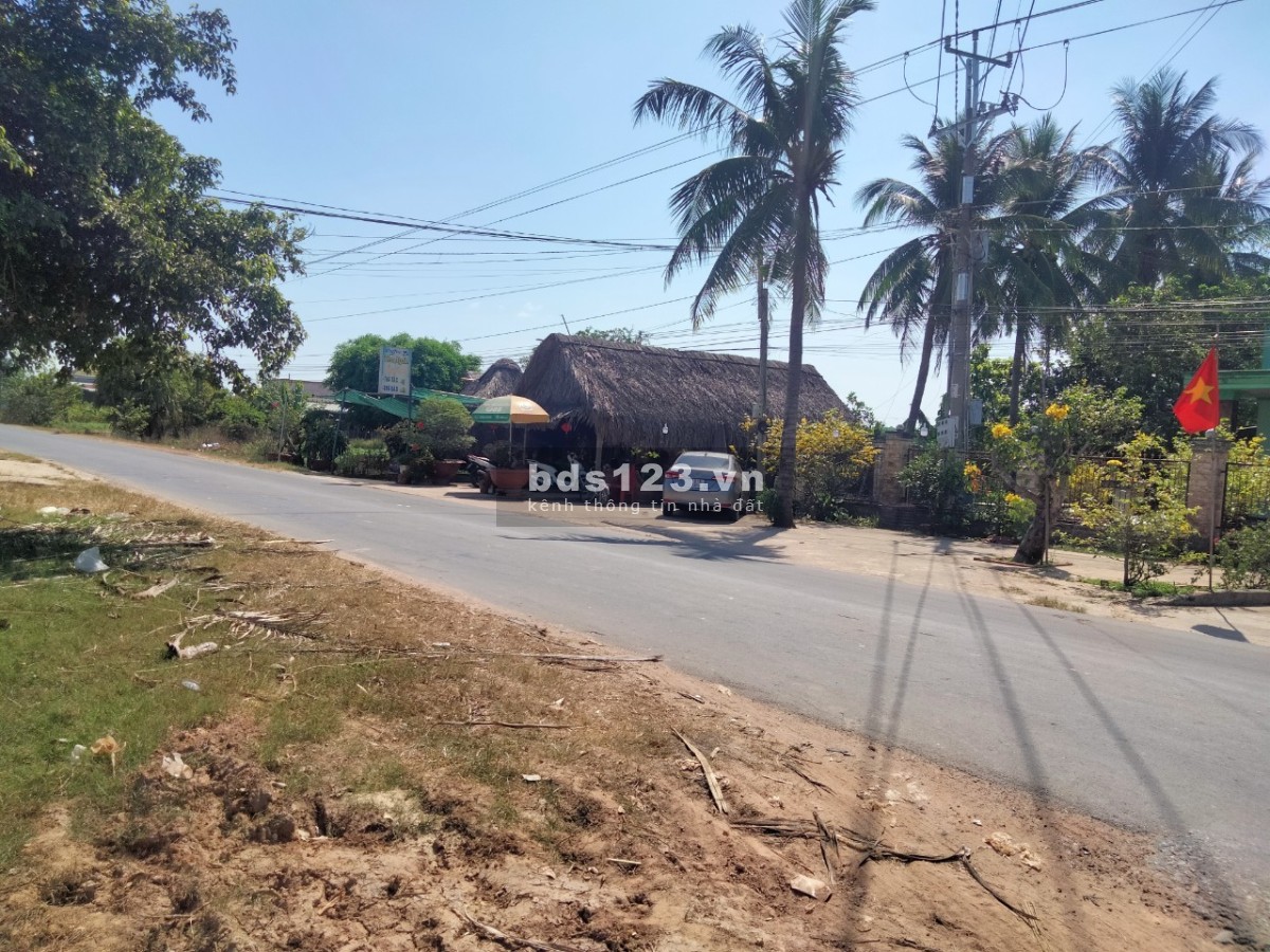 Bán đất cạnh nhà DT 241m² (5 x 48m), giá 399 triệu mặt tiền đường 15m tặng 1 chỉ vàng SJC