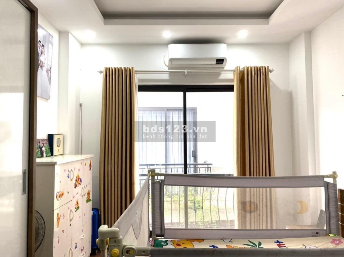Cần bán nhà Bồ Đề, diện tích 30m2
