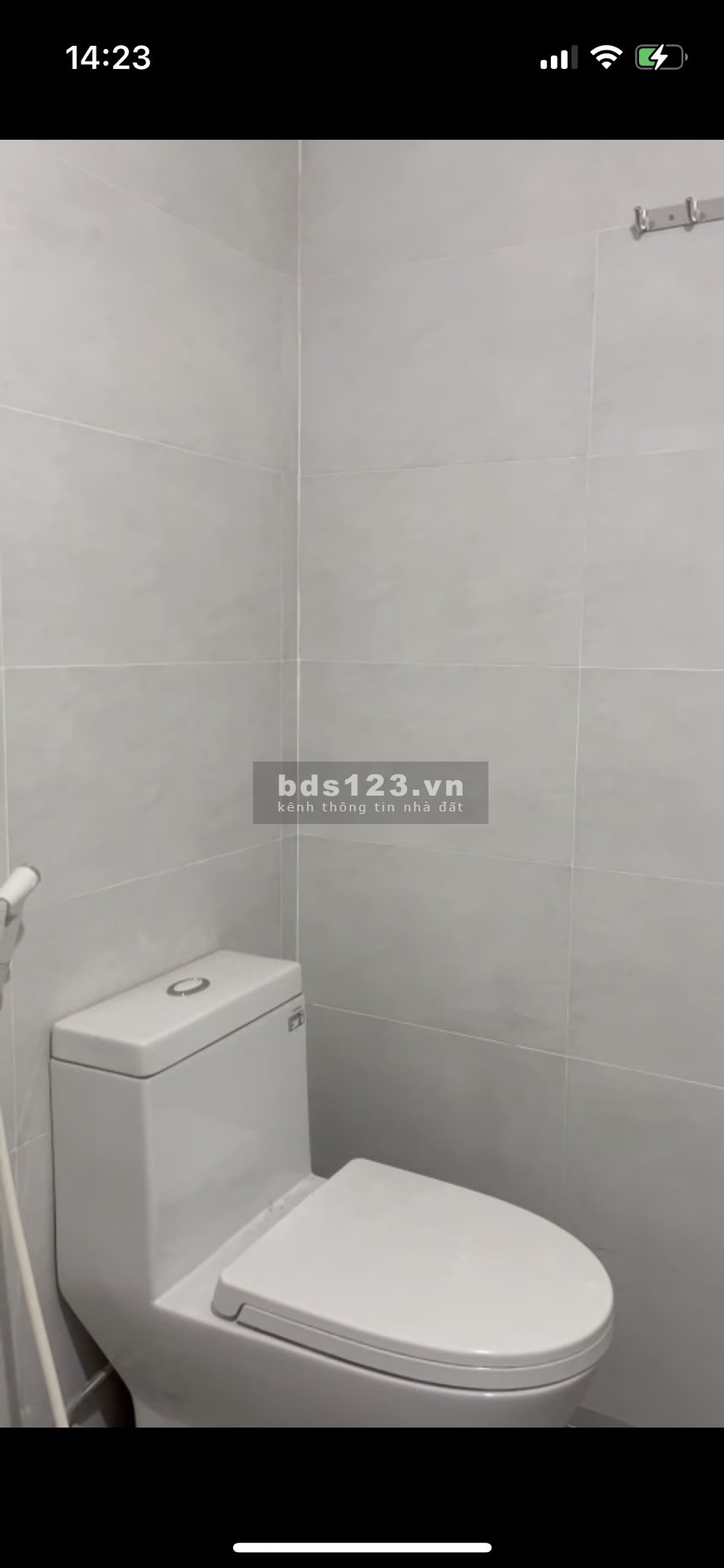 Bán nhà DT 96,9m², 1 trệt 1 lửng 2 lầu, 9WC riêng đang cho thuê 26,5 triệu/tháng, MTG