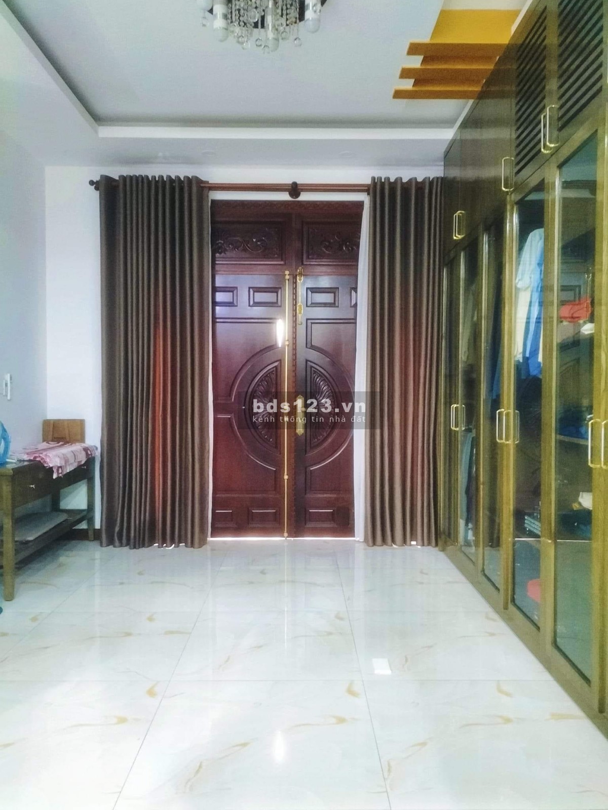 Bán gấp biệt thự sang trọng - Quận Tân Bình. (đường 10m thông, nhà đẹp 5 tấm)