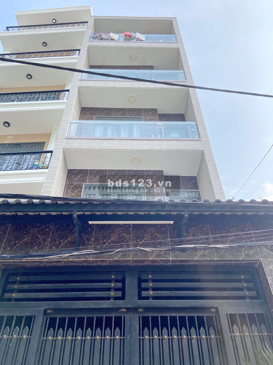 Bán CHDV 4 lầu 12PN hẻm 4m đường Âu Dương Lân Phường 3 Quận 8
