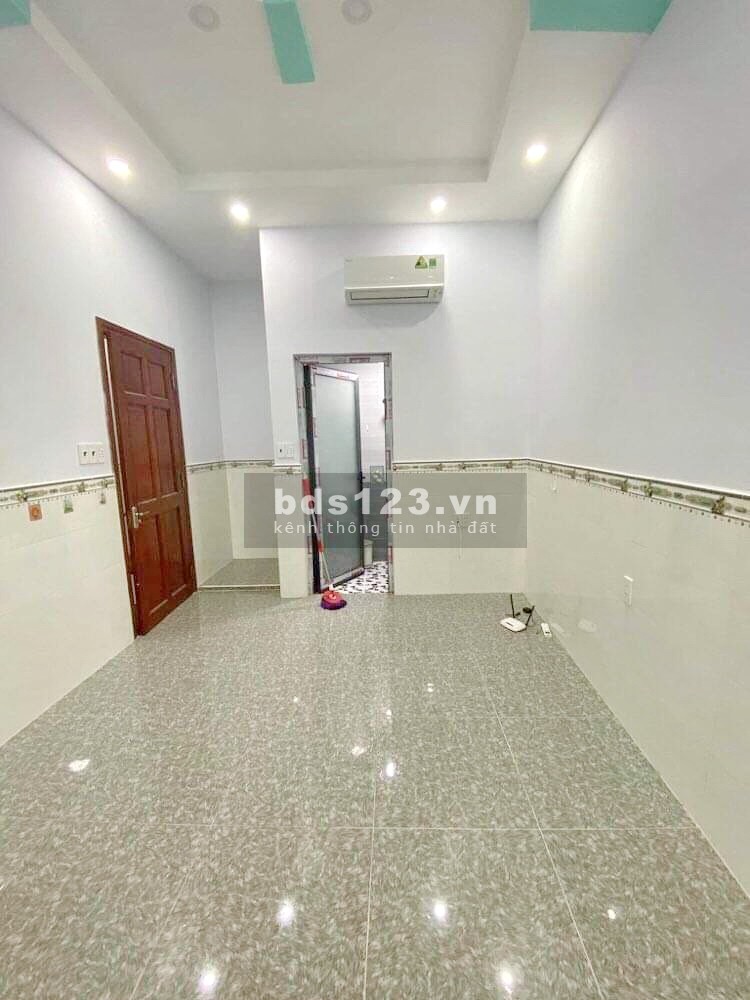 Bán CHDV 4 lầu 12PN hẻm 4m đường Âu Dương Lân Phường 3 Quận 8