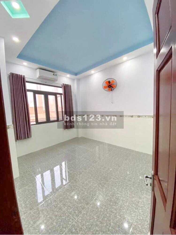 Bán CHDV 4 lầu 12PN hẻm 4m đường Âu Dương Lân Phường 3 Quận 8
