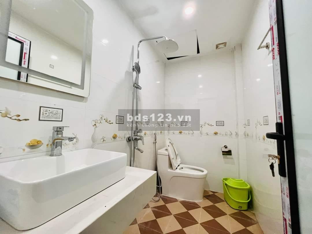 Bán nhà riêng nhỉnh 5 tỷ - khu vực đất vàng quận HBT - nhà nằm sát các trường đại học