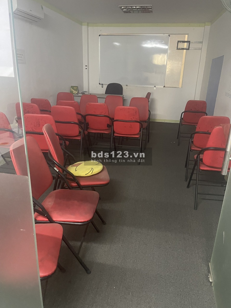 Cho thuê nhà mặt tiền CMT8, Quận 3. DT 203m² x 5 lầu, chỉ 280 triệu/tháng, LH 0911989098