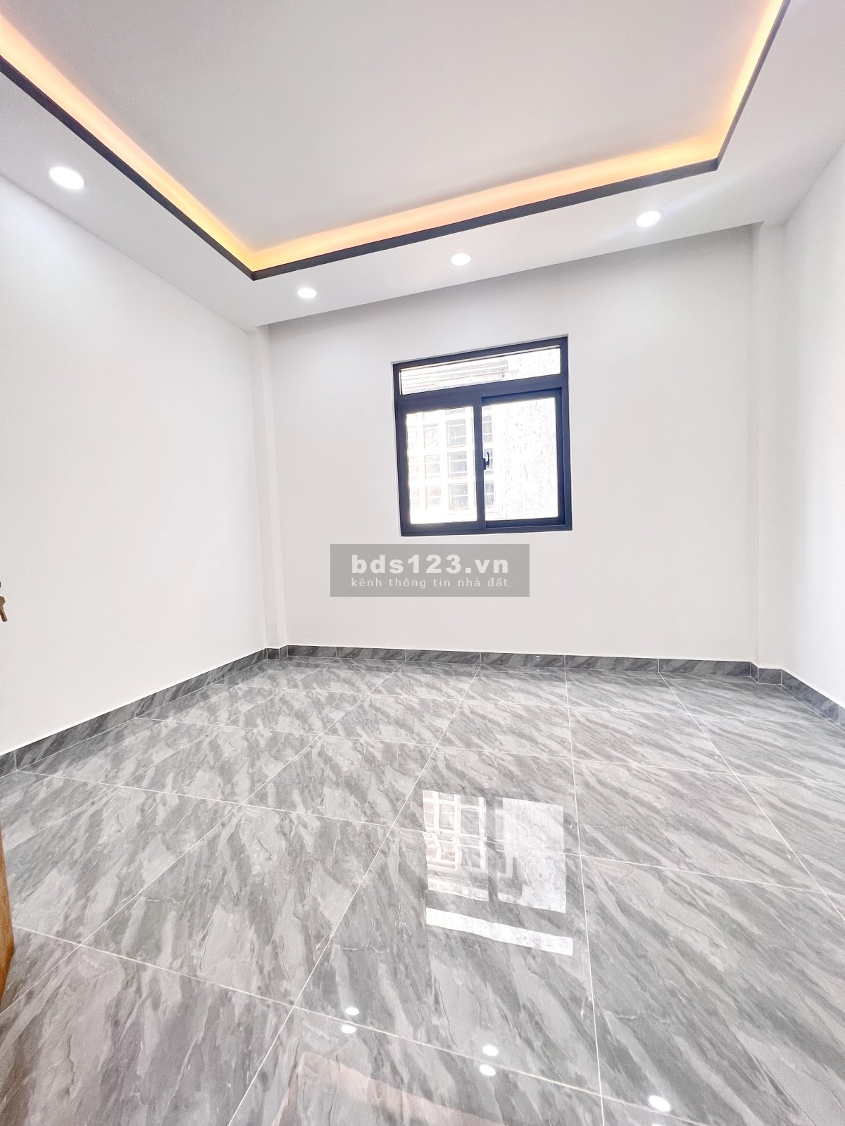 Bán nhà mới 3 lầu hẻm 5m đường Âu Dương Lân Phường 3 Quận 8