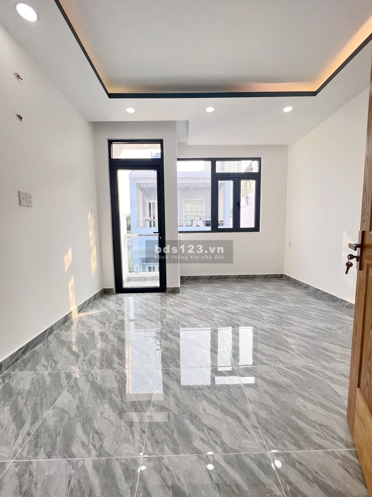 Bán nhà mới 3 lầu hẻm 5m đường Âu Dương Lân Phường 3 Quận 8