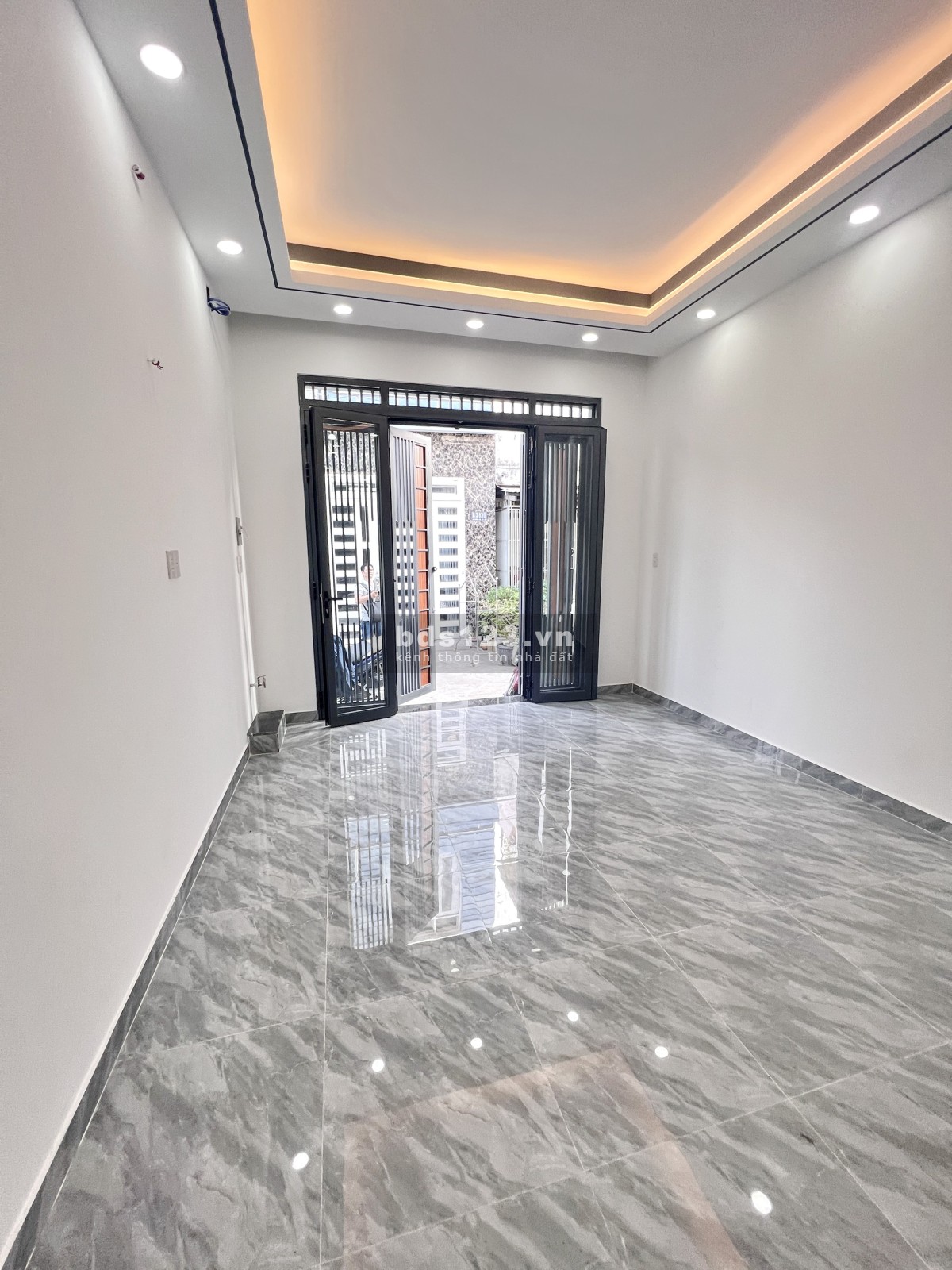 Bán nhà mới 3 lầu hẻm 5m đường Âu Dương Lân Phường 3 Quận 8