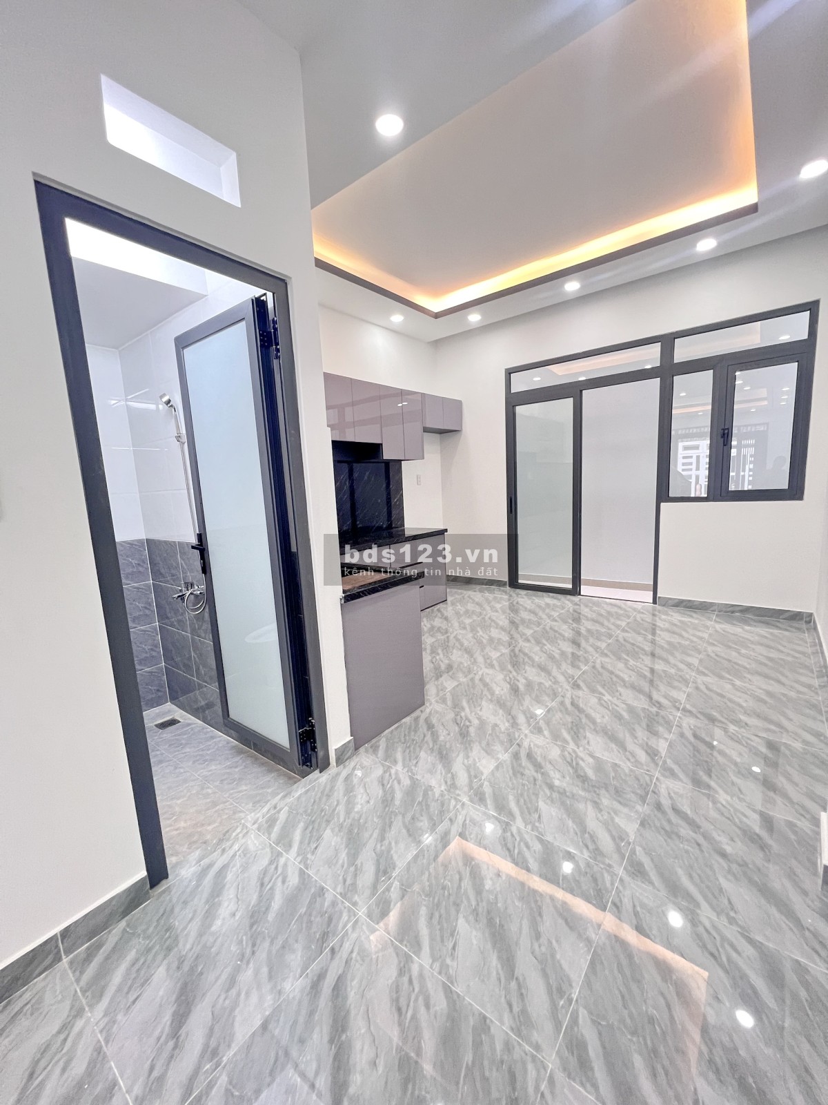 Bán nhà mới 3 lầu hẻm 5m đường Âu Dương Lân Phường 3 Quận 8