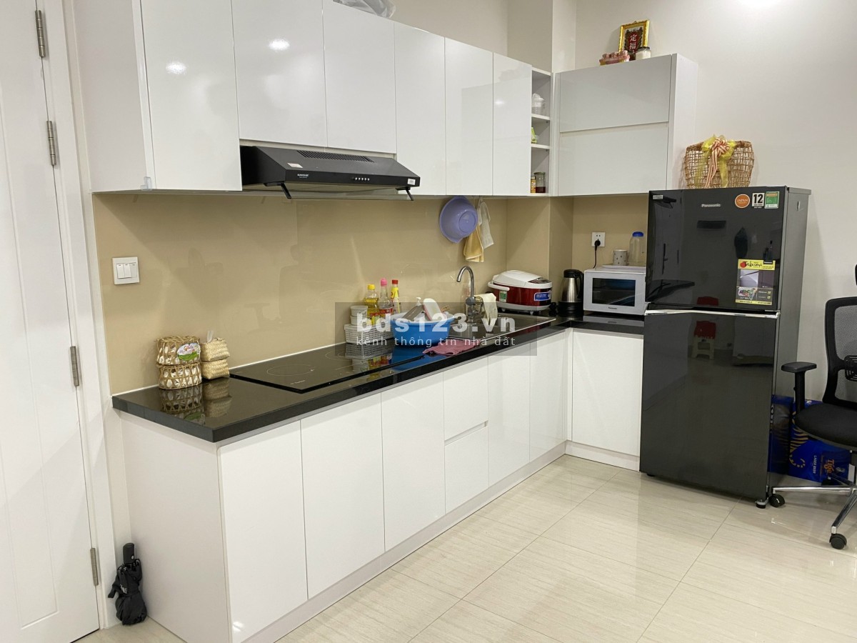 Cho thuê 1pn 1wc nhà trống 6.5triệu, full nội thất 9 triệu - Moonlight Boulevard. Lh: 0938308438.