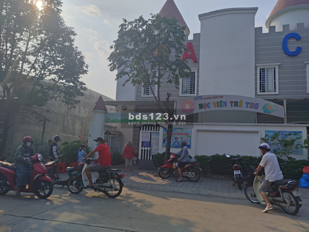 Chính chủ bán đất 360m2 Sát khu dân cư đông đúc & Đại Học VietDuc