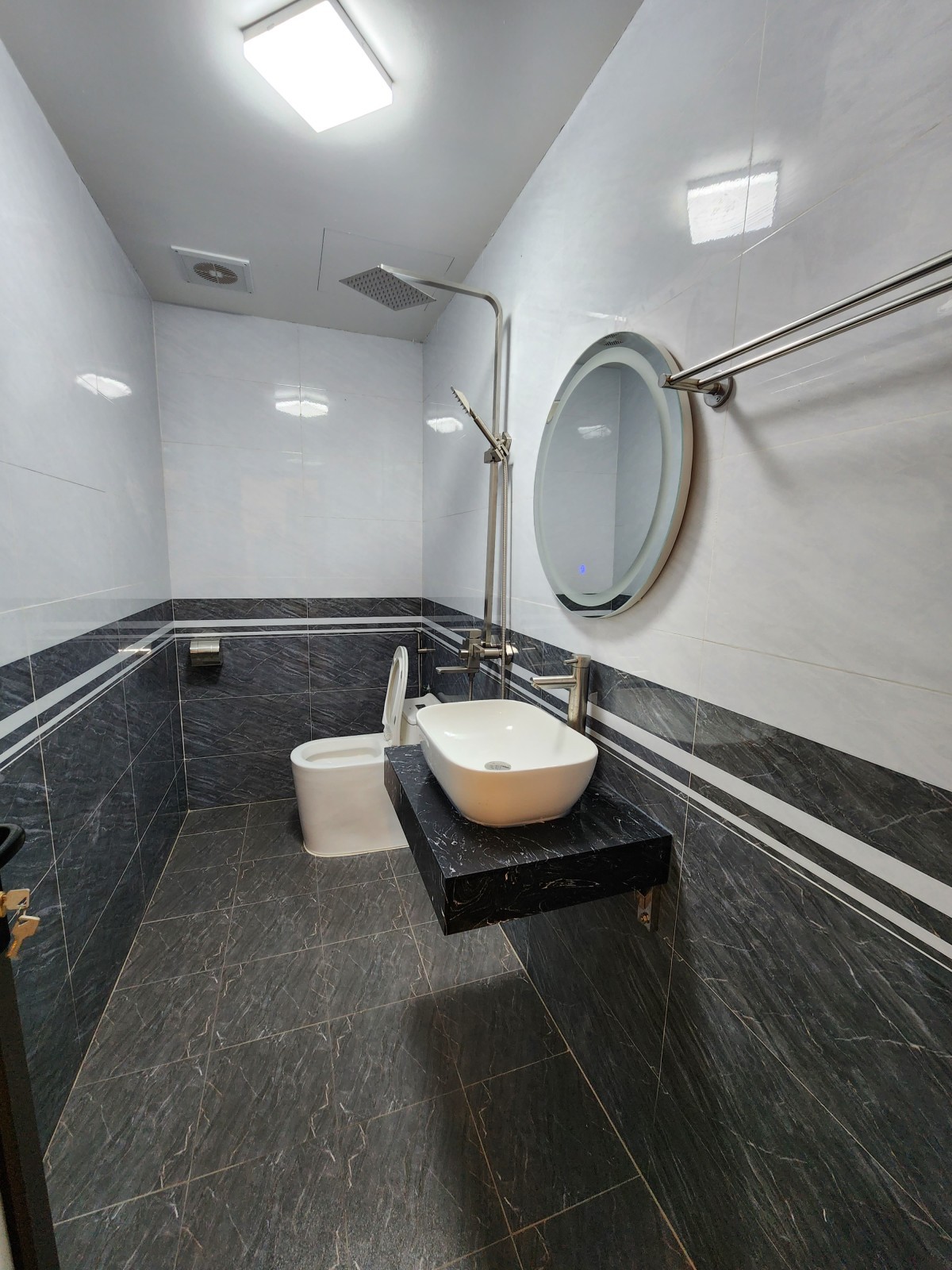 Bán nhà đẹp ở ngay Minh Khai, Hai Bà Trưng, 5 tầng, 33m2. Giá 5.8 tỷ