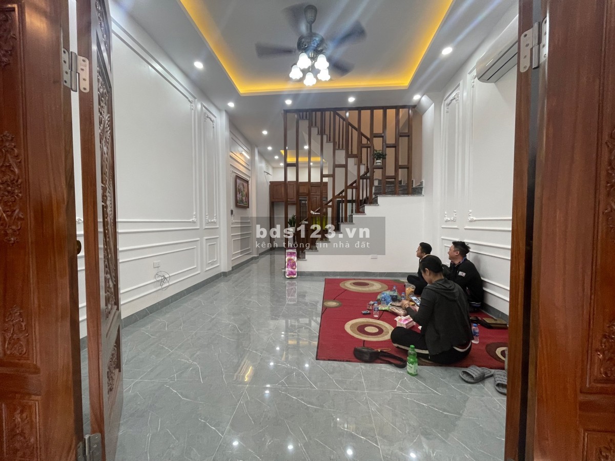 CHÍNH CHỦ CẦN BÁN NHÀ 55M TẠI HOÀNG QUỐC VIỆT