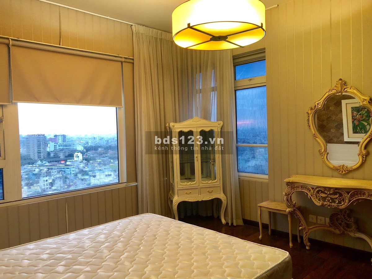 Cho thuê căn hộ 3PN 140m2 tại Saigon Pearl đầy đủ tiện nghi