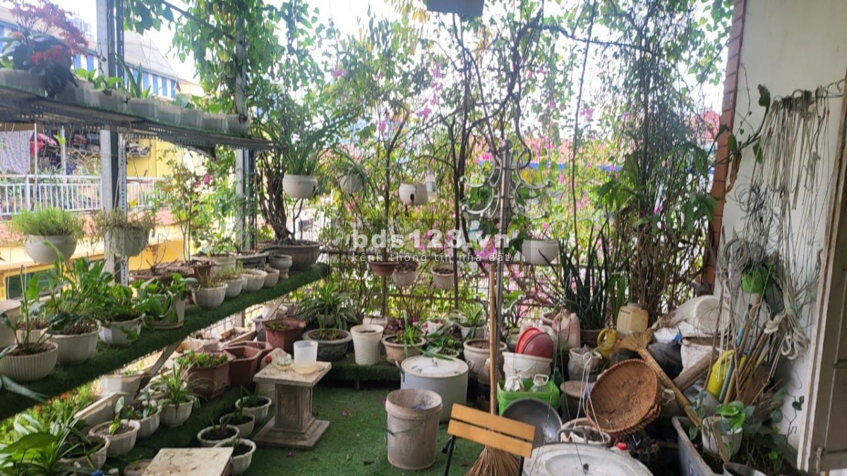 Bán nhà quận Ba Đình, phố Đào Tấn. Dt 73m, 5T, Mt 6m, 15Tỷ. Vị trí Lô Góc rất đẹp, Ô tô tránh đỗ, KD