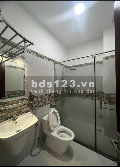 Cho thuê nhà mt Ung Văn Khiêm, Bình Thạnh, ngang 5, giá: 30tr TL