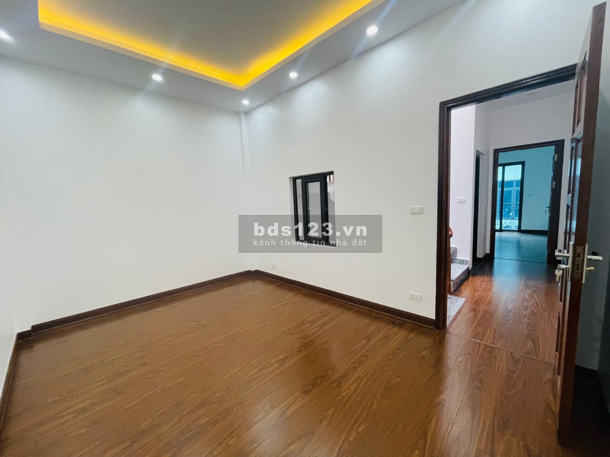 CHÍNH CHỦ CẦN BÁN NHÀ 55M TẠI HOÀNG QUỐC VIỆT