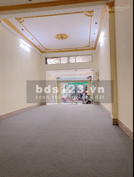 Cho thuê nhà mt Ung Văn Khiêm, Bình Thạnh, ngang 5, giá: 30tr TL