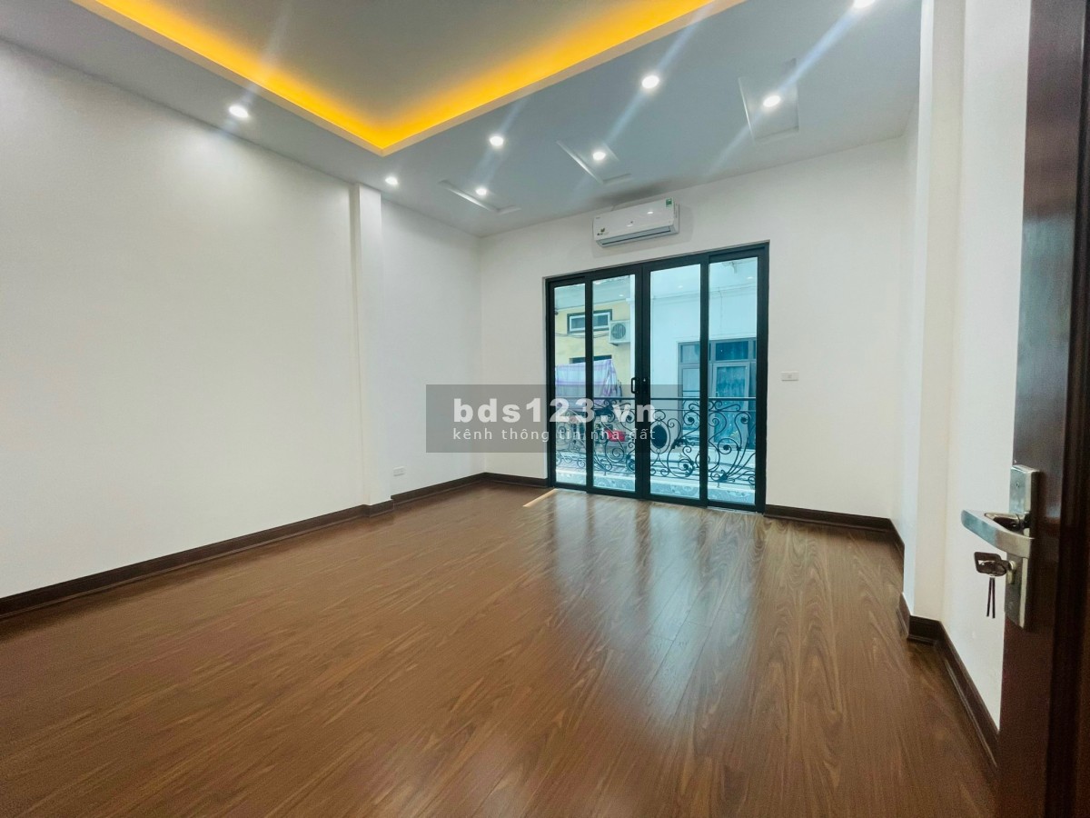 CHÍNH CHỦ CẦN BÁN NHÀ 55M TẠI HOÀNG QUỐC VIỆT