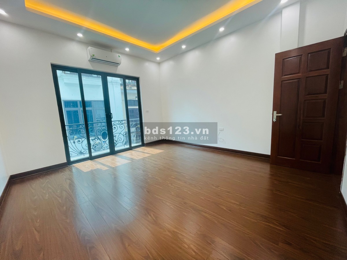 CHÍNH CHỦ CẦN BÁN NHÀ 55M TẠI HOÀNG QUỐC VIỆT