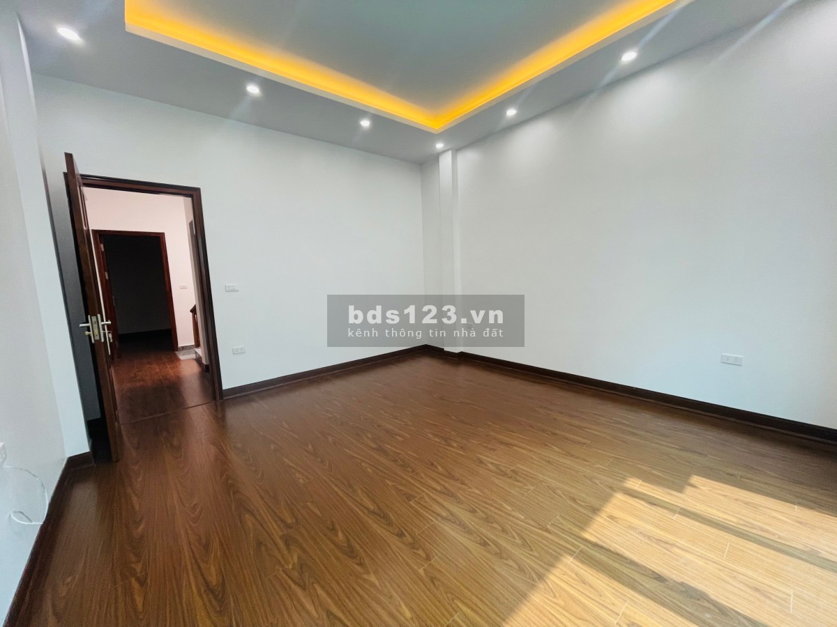 CHÍNH CHỦ CẦN BÁN NHÀ 55M TẠI HOÀNG QUỐC VIỆT