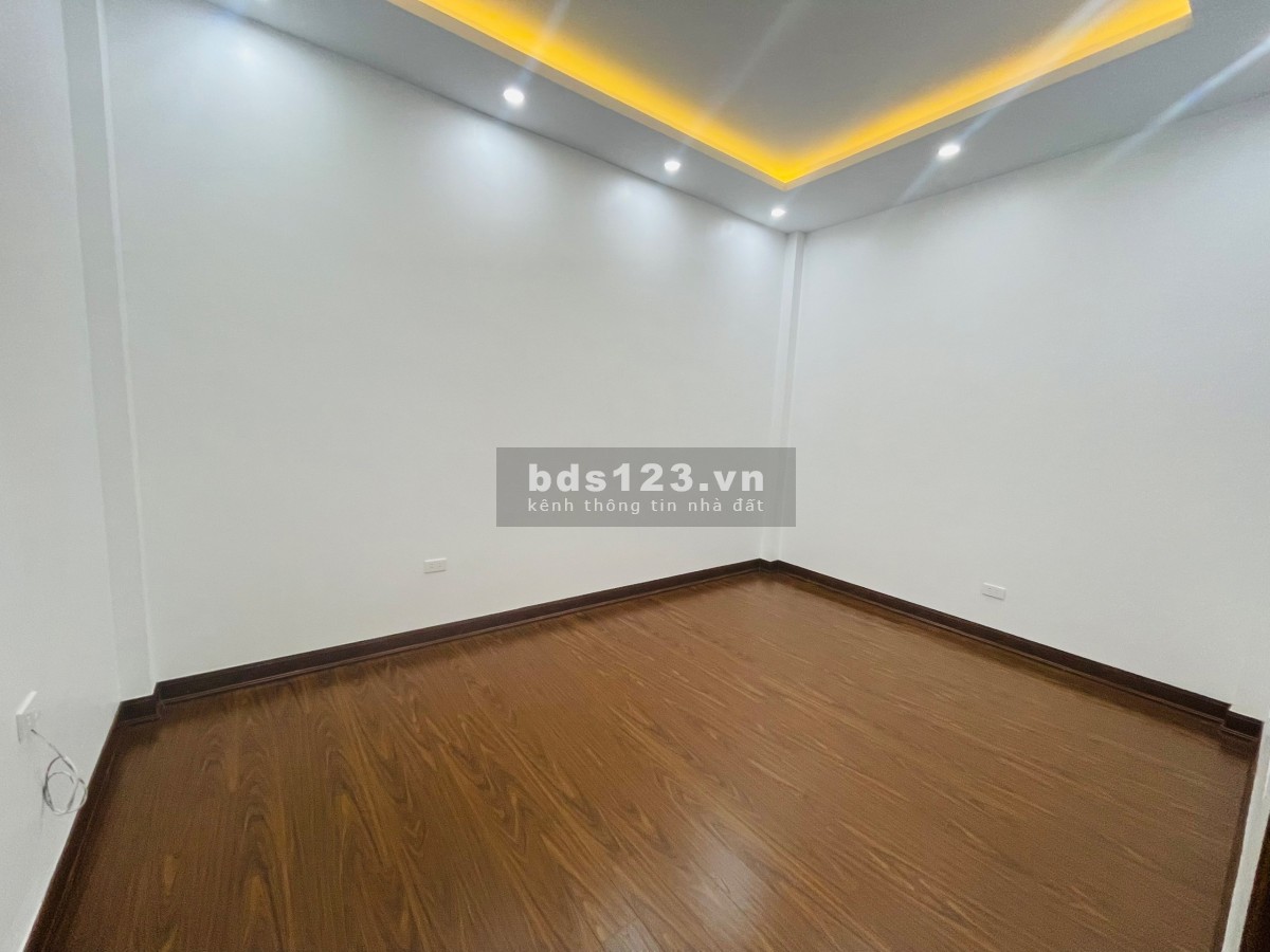 CHÍNH CHỦ CẦN BÁN NHÀ 55M TẠI HOÀNG QUỐC VIỆT