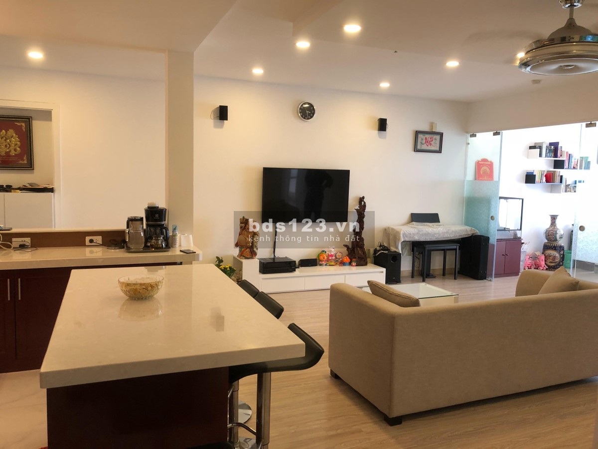 Cho thuê căn hộ chung cư Giai Việt Tạ Quang Bửu Q.8 có 3 Phòng ngủ
