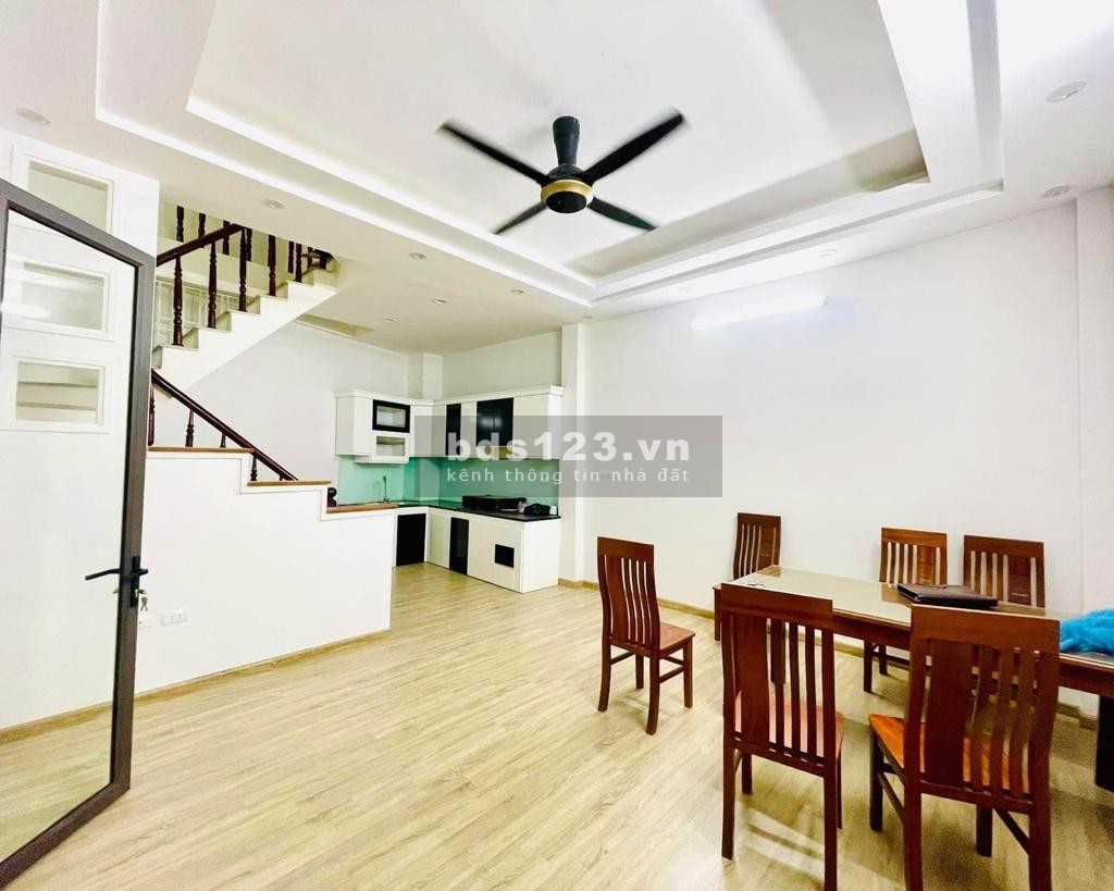 Bán nhà đẹp hiếm tại phố Đội Cần - 43m2 * 6tầng.