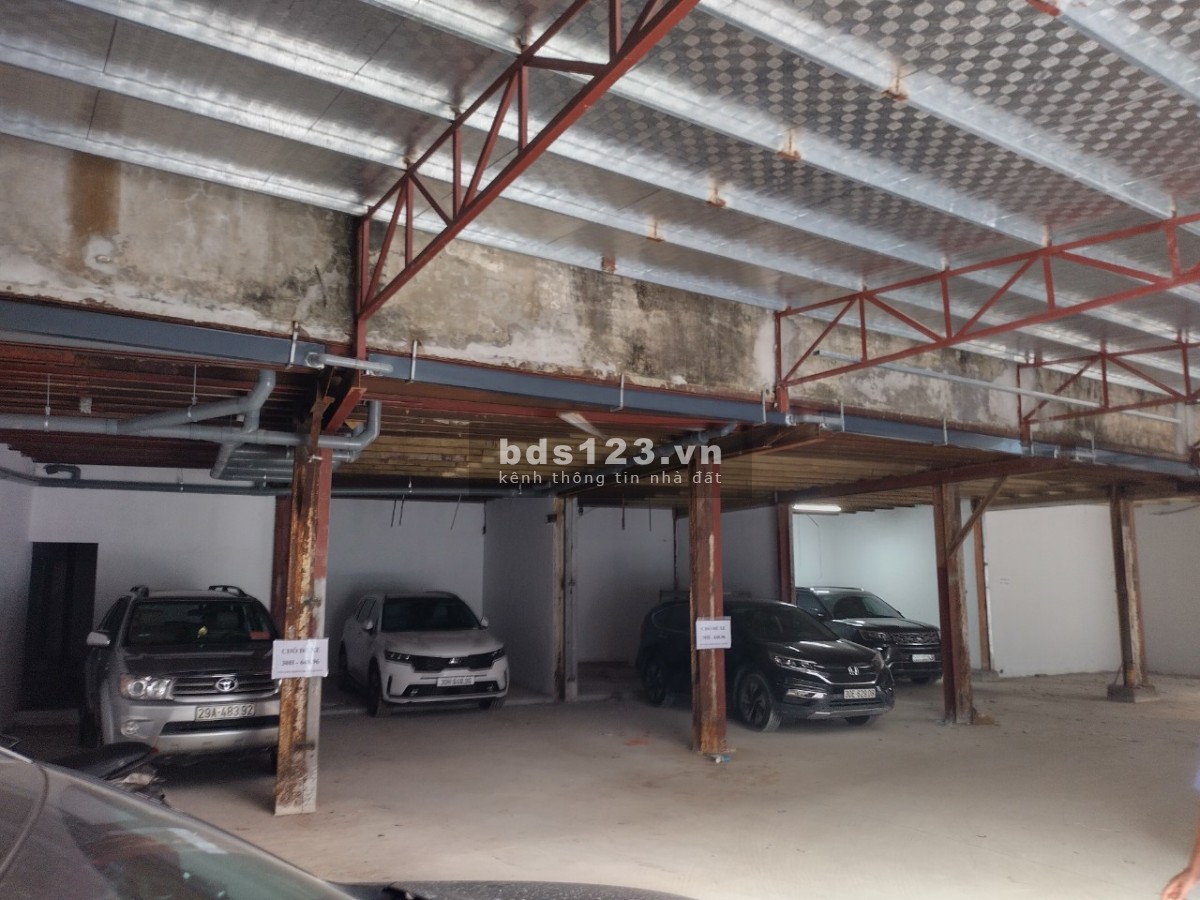 Cho thuê mặt bằng 380m2 ở Đội Cấn, sử dụng mọi mô hình có thể làm.
