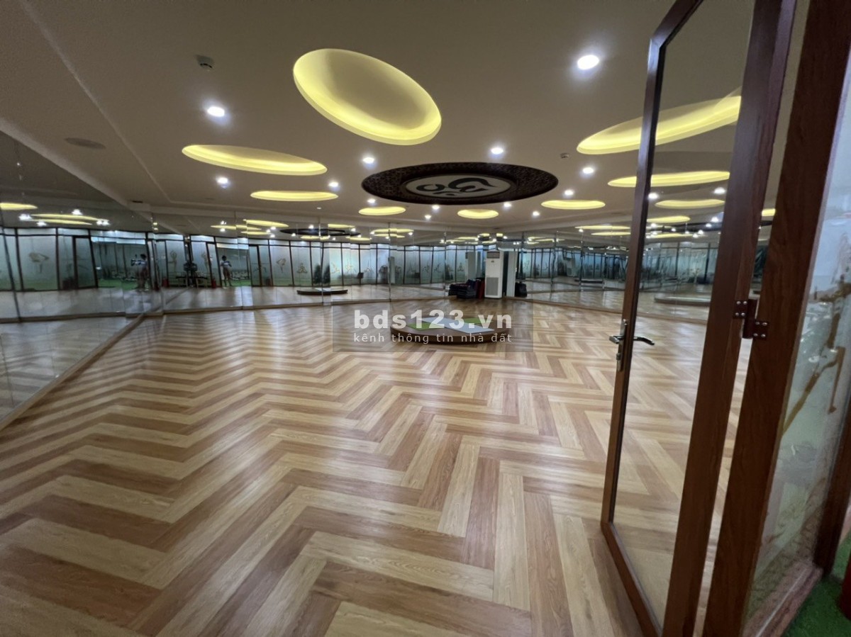 Cho thuê mặt bằng Q12 diện tích 370m2